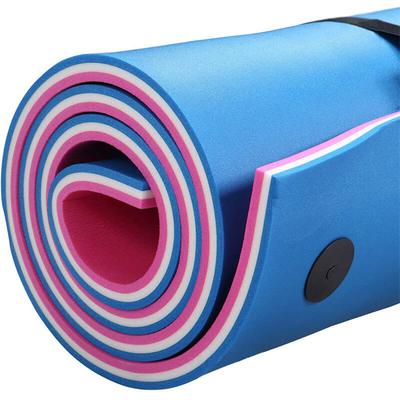 Mat flottant en mousse XPE multicolore 3 couches imperméable à l'eau Léger Service OEM/ODM disponible