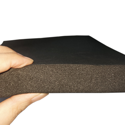 Fabrication personnalisée de caoutchouc mousseux NBR / PVC / CR / EPDM de haute qualité