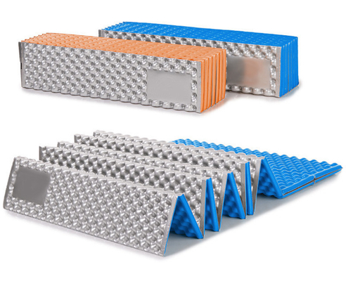 Expédition rapide Logo personnalisé Portable mousse flexible imperméable matelas de camping durable avec revêtement en aluminium