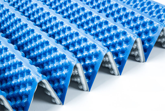 Expédition rapide Logo personnalisé Portable mousse flexible imperméable matelas de camping durable avec revêtement en aluminium