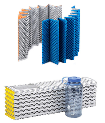 Expédition rapide Logo personnalisé Portable mousse flexible imperméable matelas de camping durable avec revêtement en aluminium