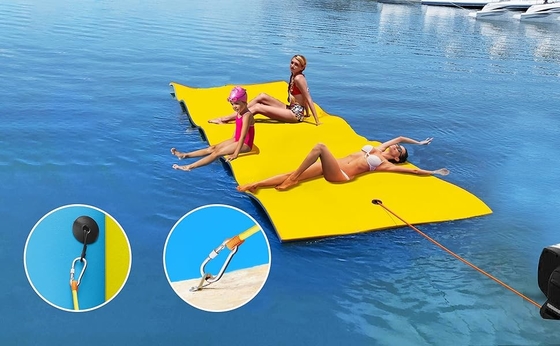 OEM Durabilité XPE mousse pads d'eau extérieurs Couleur accrocheuse pour la piscine de parc aquatique