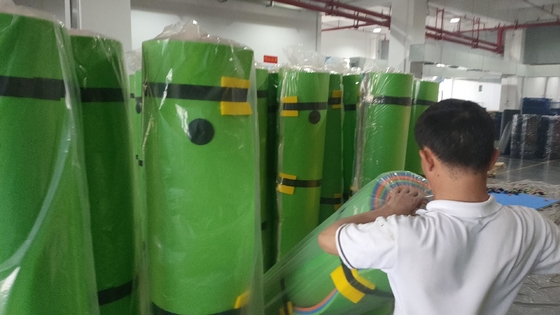 Pâtes flottantes à l'eau de l'usine directe 3 couches épaisses XPE mousse tapis flottant piscine lac