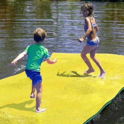 Pâtes flottantes à l'eau de l'usine directe 3 couches épaisses XPE mousse tapis flottant piscine lac