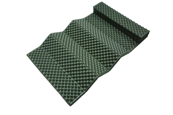 Mat de camping en mousse XPE pliable léger et bon marché avec une bonne résilience Matériau IXPE R Value 2.1
