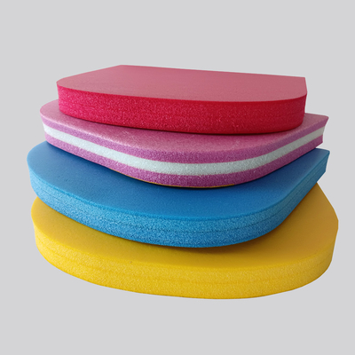 Coussin de haute qualité à faible densité IXPE imperméable à l'eau Vente à chaud planche de surf planche de surf carrosserie Plateau flottant en mousse