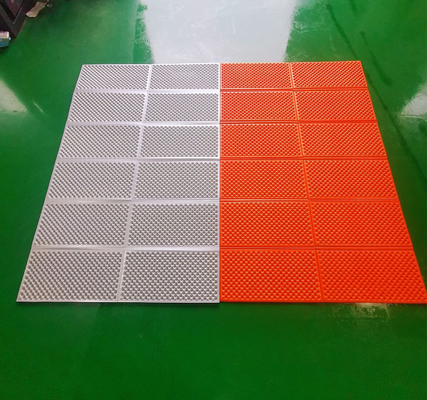 Tapis de couchage double pliable étanche à l'eau Film d'aluminium Celle fermée Pâtes de couchage en mousse pour camping 2 personnes