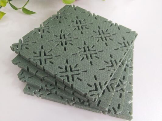 Coussin en mousse XPE pour les terrains de jeux et l'aménagement paysager en herbe artificielle Matériau écologique en couleur